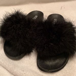 Fluffy slides, renew never worn